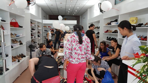 Bán buôn giày dép vnxk chất lượng cao