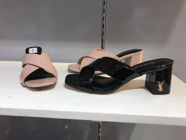 Xưởng giày dép giá sỉ tại Hà Nội